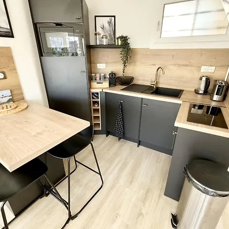 Seaside Getaway Comfort And Serenity Apartment